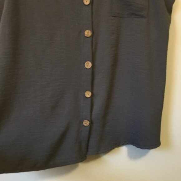 Diosun Dusky Grey Wooden Button Down Tank Top - Picture 4 of 11